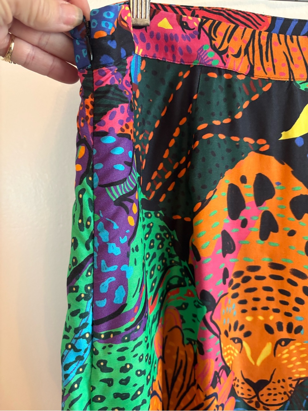 FARM RIO Black COOL LEOPARD MIDI Skirt! Bold Colorful floral & Animal print. XL - Picture 2 of 10